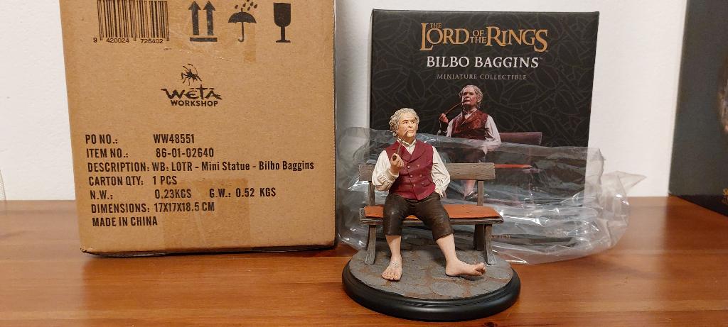 Weta miniature Bilbo met artbox en shipper, Ophalen of Verzenden, Zo goed als nieuw, Beeldje of Buste