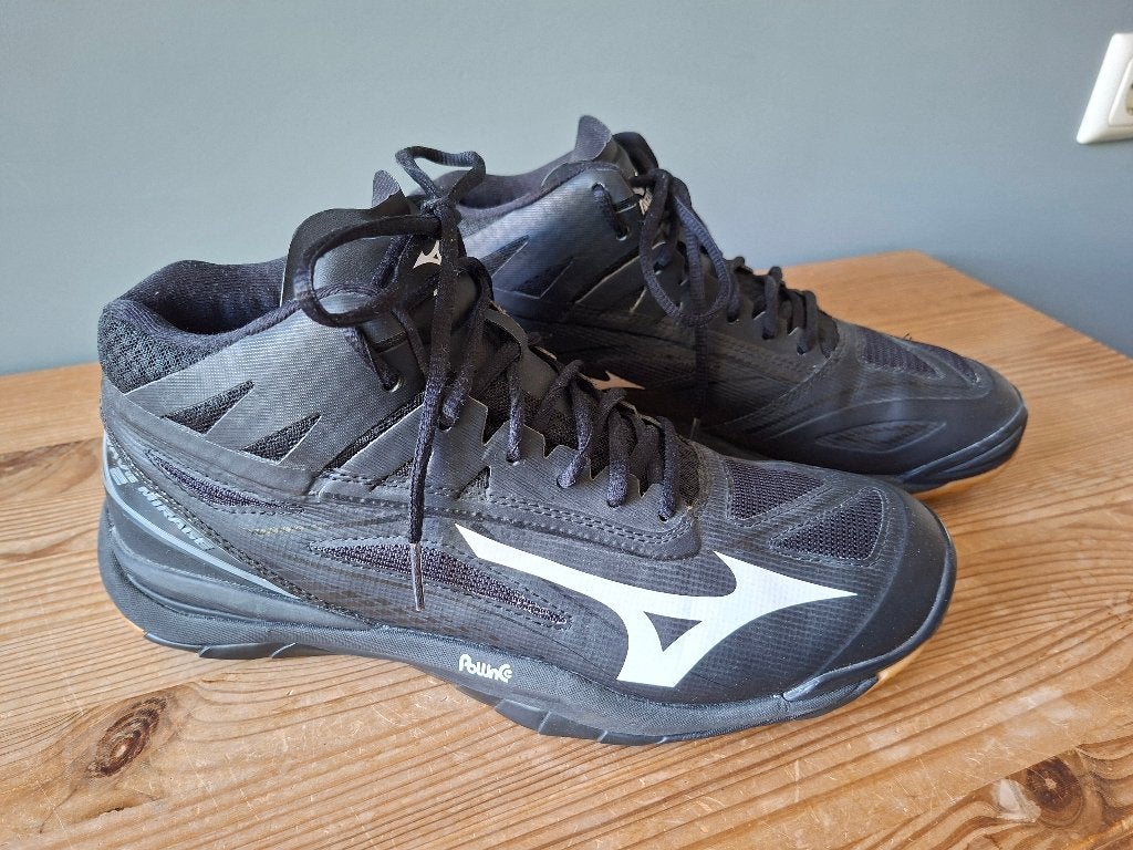 Mizuno zaalschoenen korfbal maat 43, Sport en Fitness, Ophalen of Verzenden, Zo goed als nieuw, Schoenen