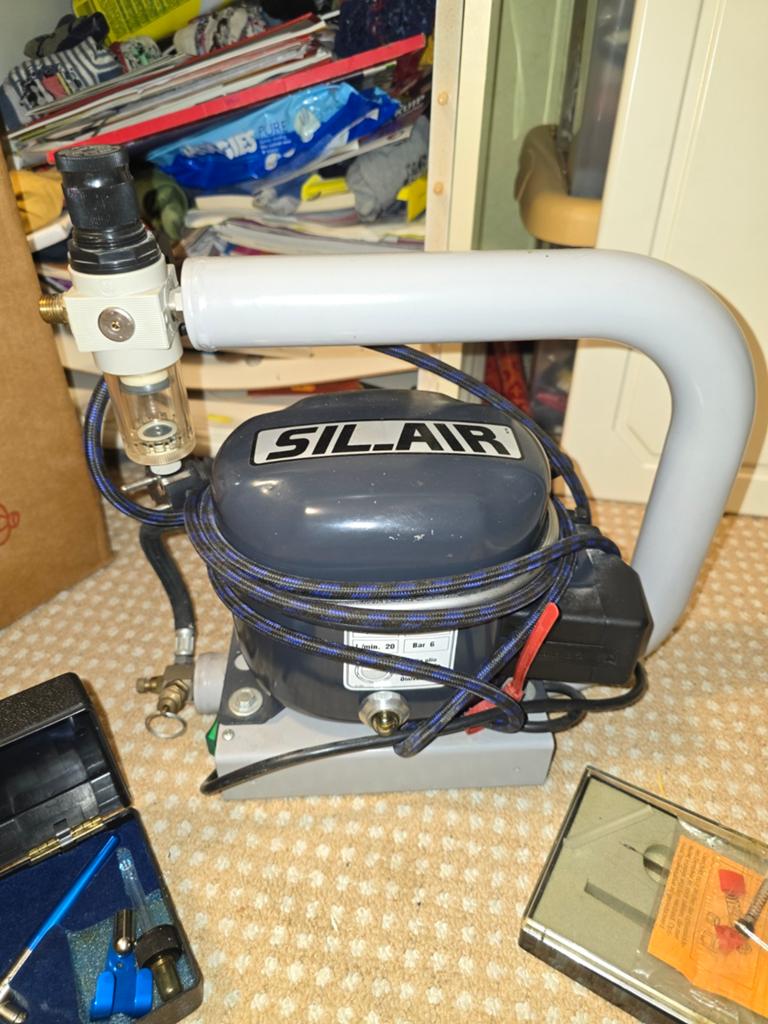 Werher internationaal     Airbruch compresor zet, Minder dan 25 liter, Ophalen, Zo goed als nieuw, Minder dan 200 liter/min