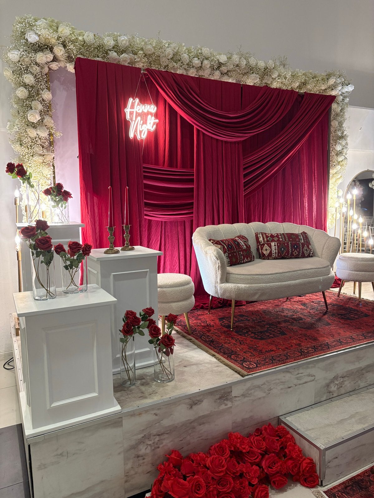 Te huur drape backdrop met pilaren diverse modellen, Ophalen of Verzenden, Overige