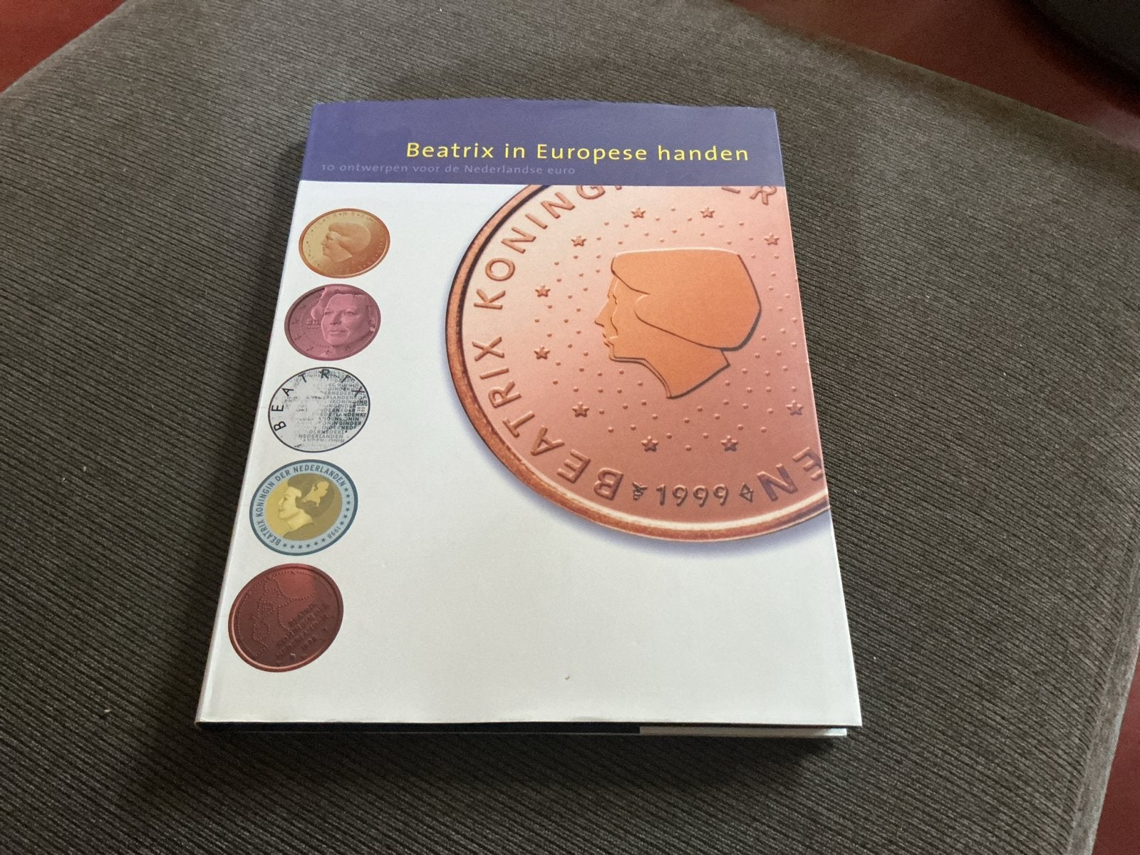 Beatrix in Europese handen - Boek over euromunten, Ophalen of Verzenden, Zo goed als nieuw