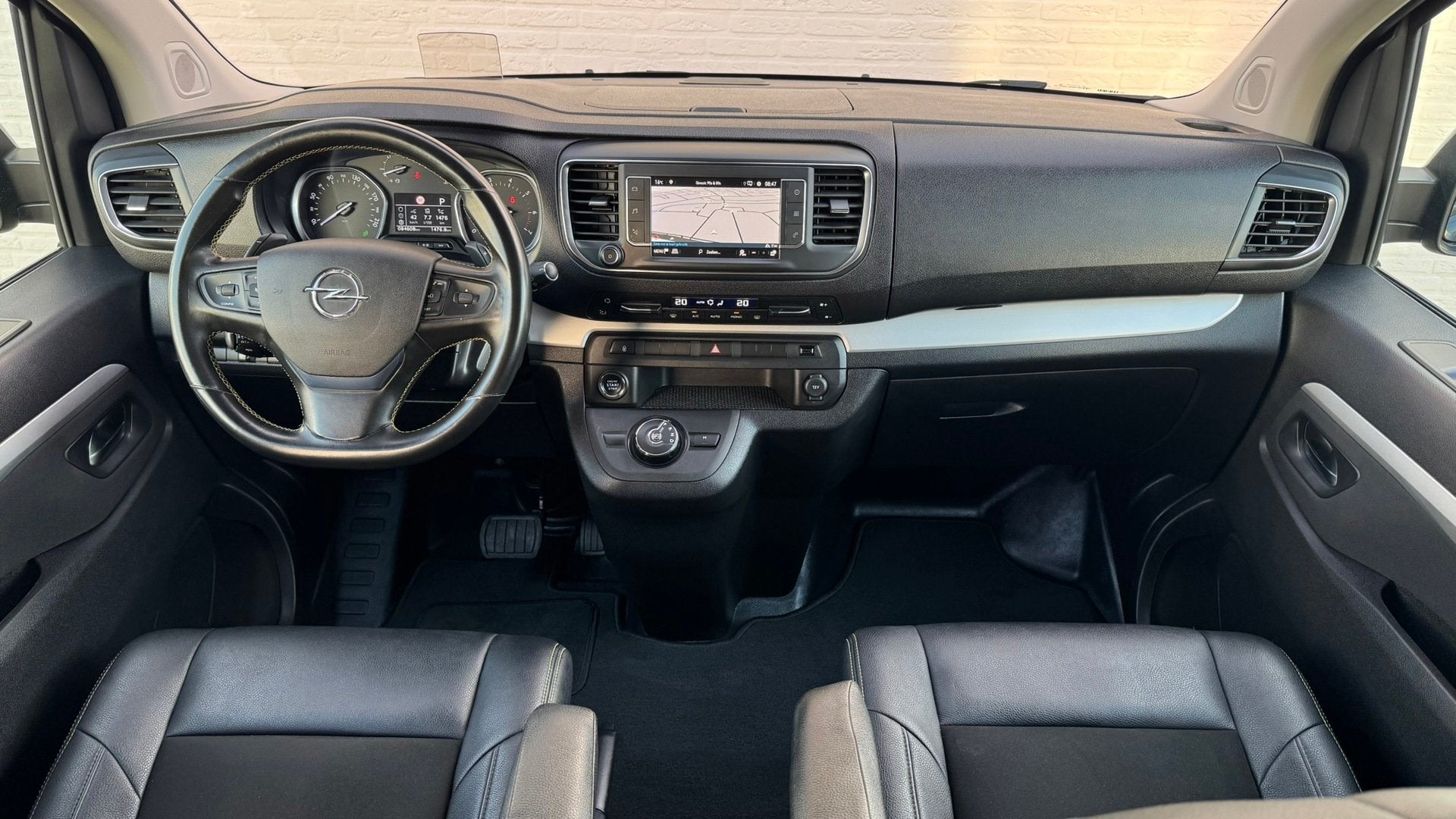 Opel Vivaro 2.0 CDTI L3H1 DC Automaat Innovation Irmscher Sp, Auto's, Gebruikt, Euro 6, 4 cilinders, Zwart