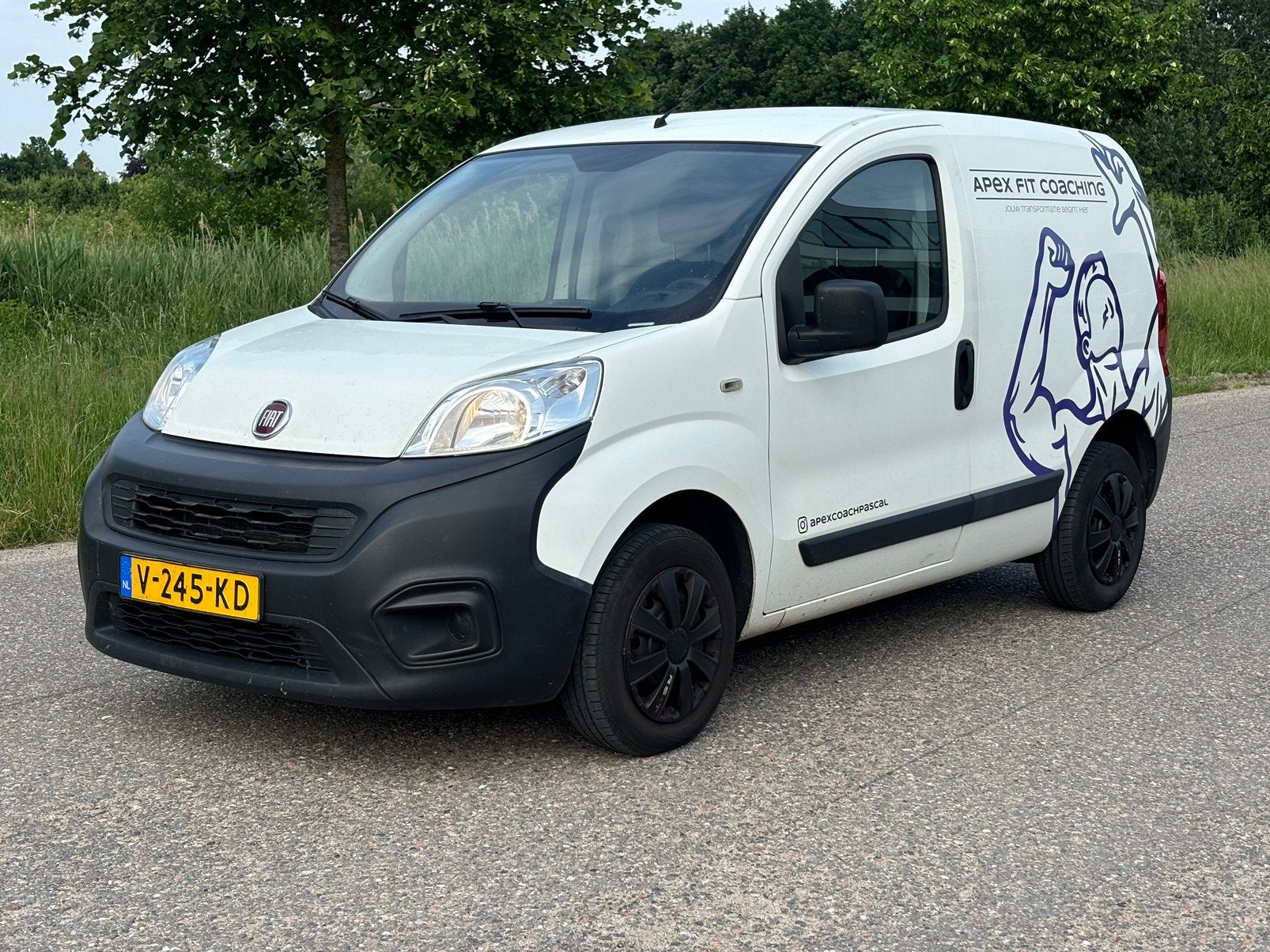 Fiat Fiorino | Airco | Schuifdeur | Bluetooth | Radio |, Auto's, Bestelauto's, Voorwielaandrijving, Stof, Zwart, 4 cilinders