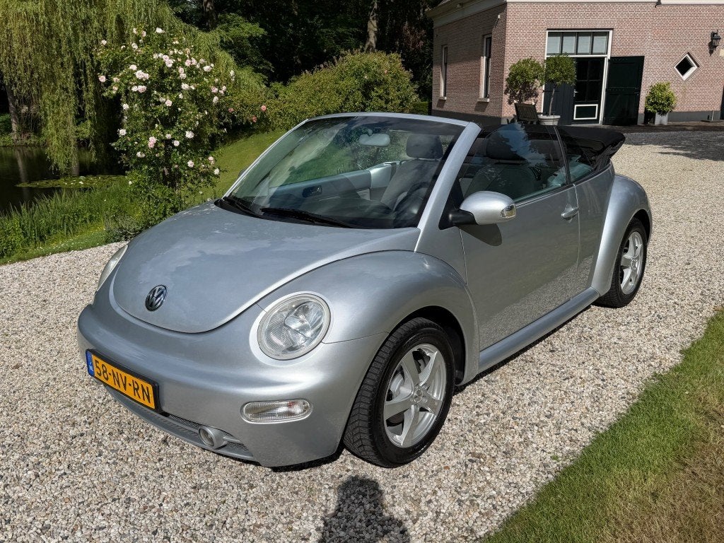 Volkswagen NEW BEETLE KEVER Cabrio 2.0 handbak NL-auto Airco, Auto's, Voorwielaandrijving, Gebruikt, Beetle (Kever), 4 cilinders