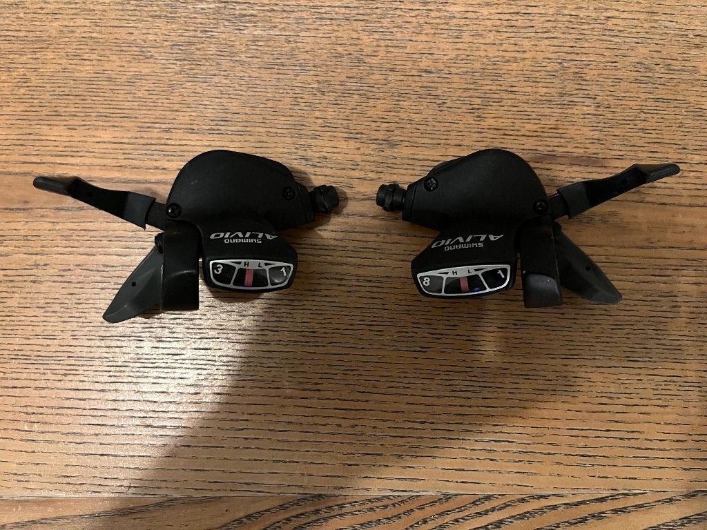Shimano alivio shifter set (3x8 speed/24 versnellingen, Fietsen en Brommers, Fietsonderdelen, Gebruikt, Overige typen, Ophalen of Verzenden