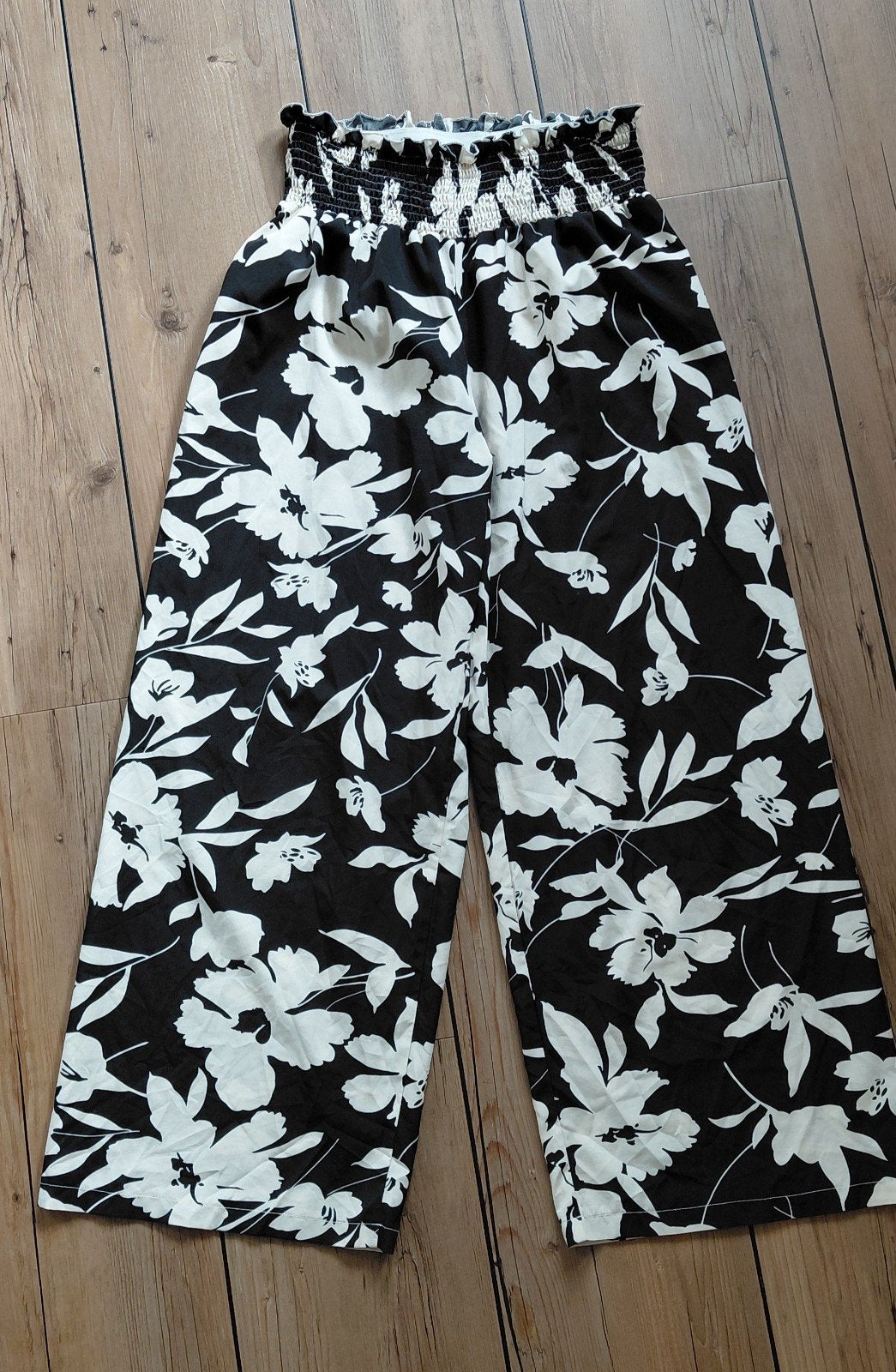 Shein broek met bloemenprint - Maat XL, Kleding | Dames, Zwart, Maat 46/48 (XL) of groter, Ophalen of Verzenden, Zo goed als nieuw