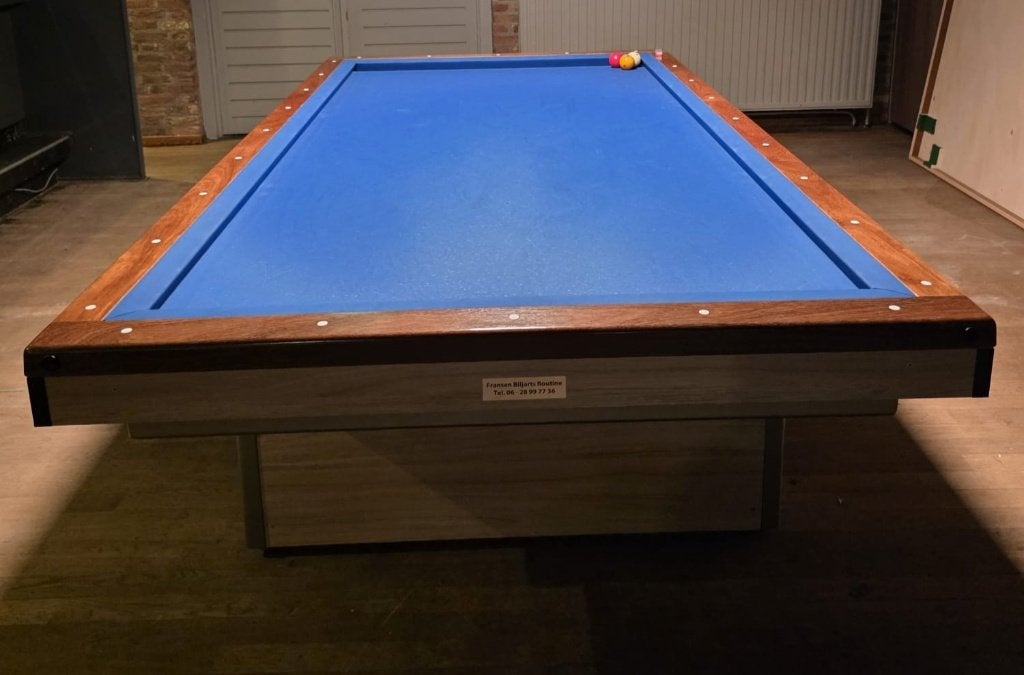 Biljart met toebehoren, Ophalen, Zo goed als nieuw
