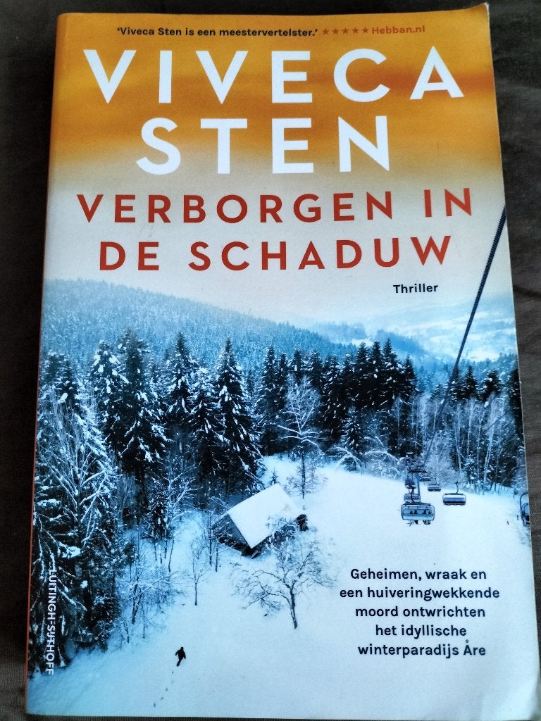 Viveca Sten - Verborgen in de schaduw, Ophalen of Verzenden, Zo goed als nieuw, Viveca Sten