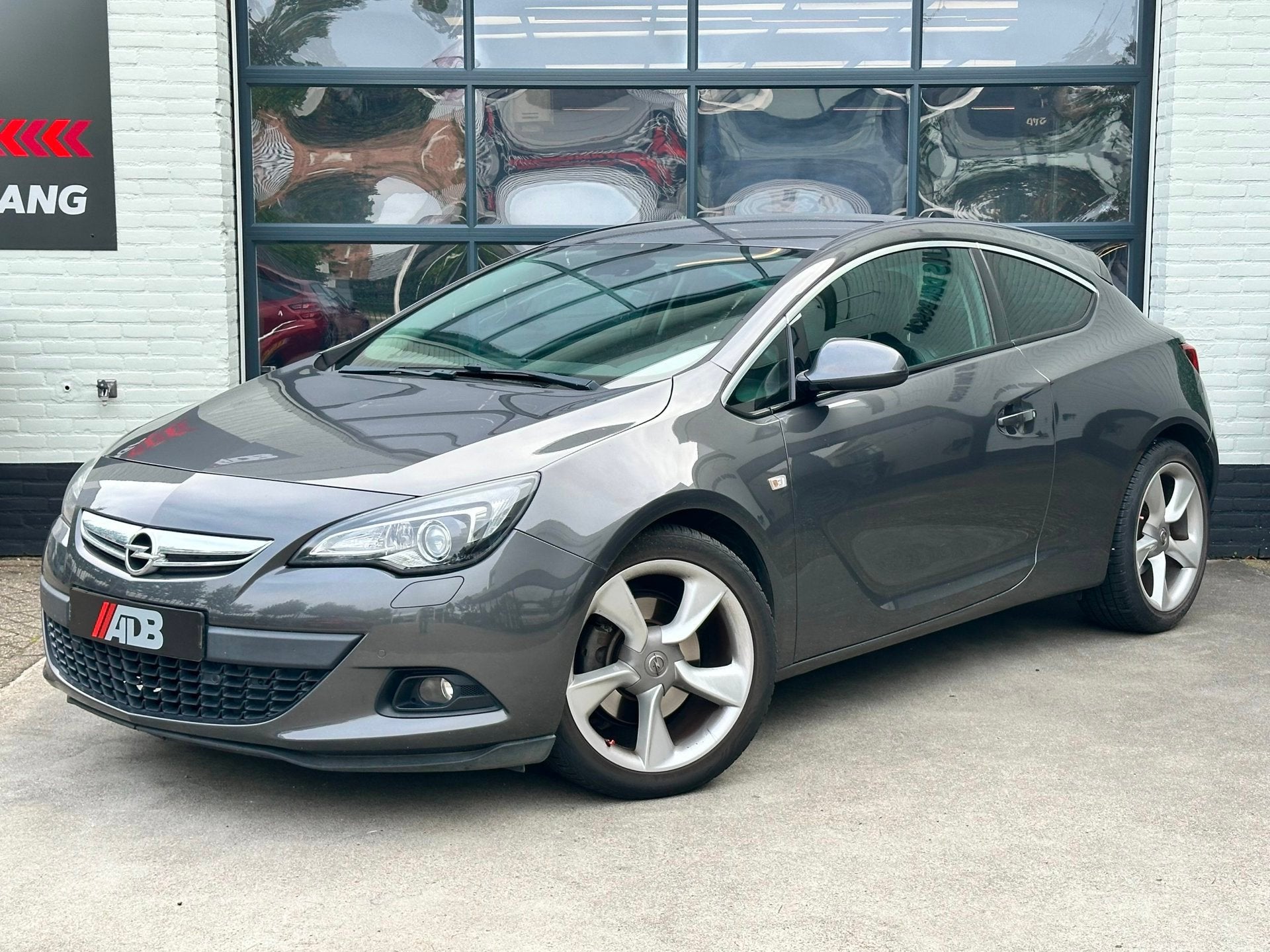 Opel Astra GTC 1.4 Turbo Sport, Voorwielaandrijving, Gebruikt, 4 cilinders, 700 kg