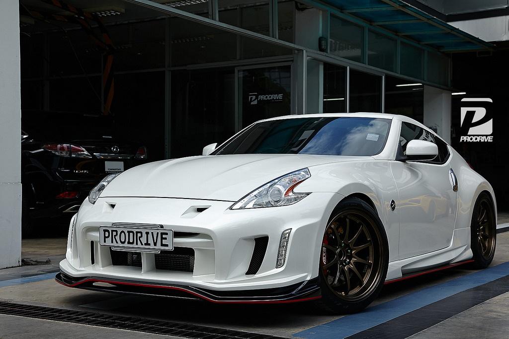 Fly1 motorsports Spec-V carbon voorbumper - Nissan 370z, Ophalen of Verzenden