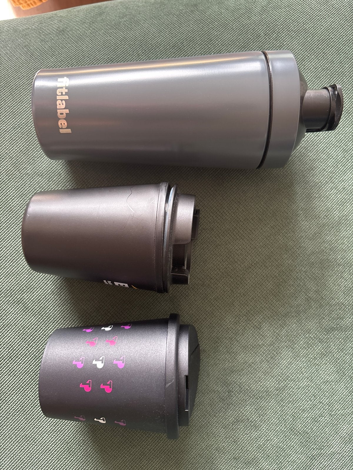 Fitlabel Proteïne Shaker met 2 Mugs, Ophalen of Verzenden, Zo goed als nieuw