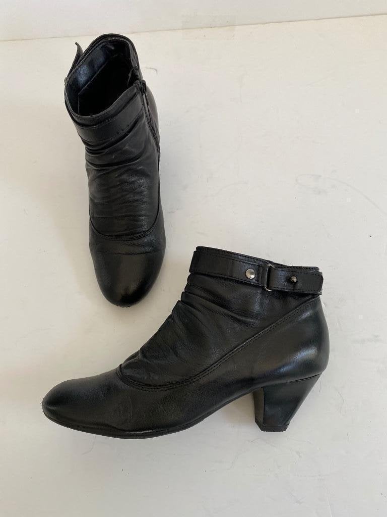E730 Carmens maat 38 lage leren laarzen hak schoenen zwart, Zwart, Ophalen of Verzenden, Zo goed als nieuw, Carmens
