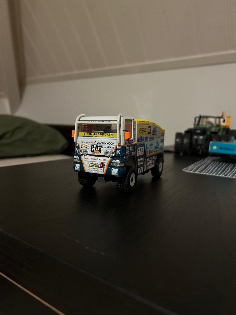 Miniatuur Dakar wagen, Ophalen, Zo goed als nieuw, 1:32 tot 1:50