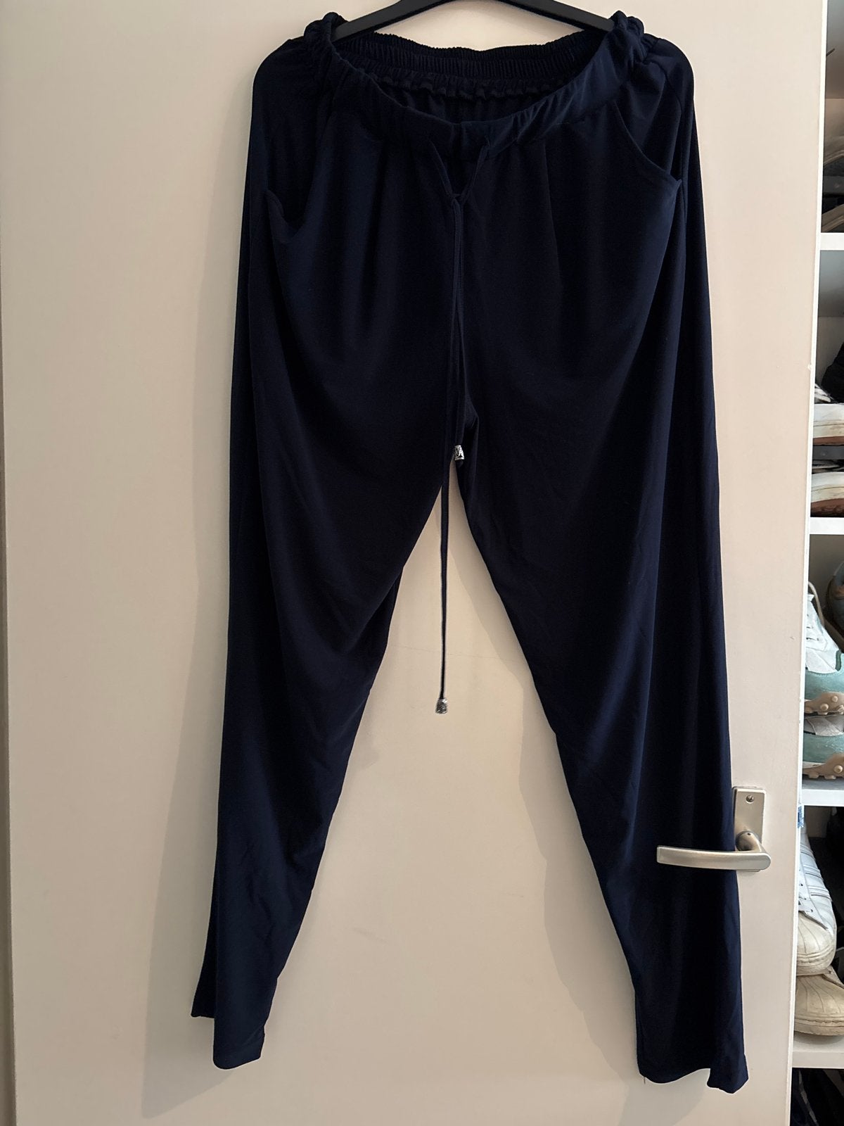 Magna travelstof broek met smalle pijp en steekzakken, Magna, Ophalen of Verzenden, Zo goed als nieuw, Blauw