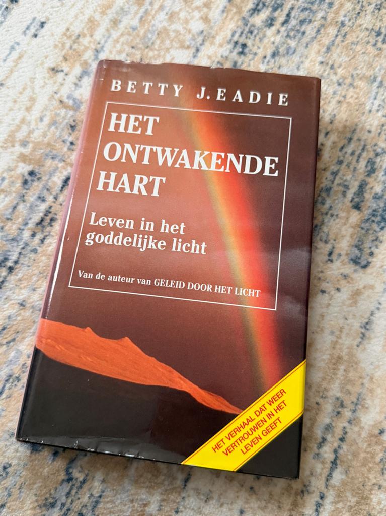 Betty J. Eadie – Het ontwakende hart (Hardcover), Ophalen of Verzenden, Zo goed als nieuw, Overige onderwerpen, Overige typen