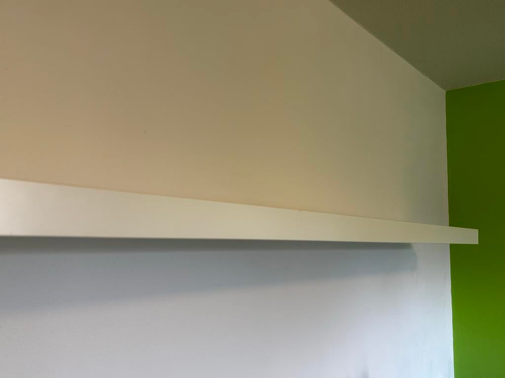 Witte wandplank - 190 cm lang, 25 cm diep, blind opgehangen, Ophalen, Gebruikt