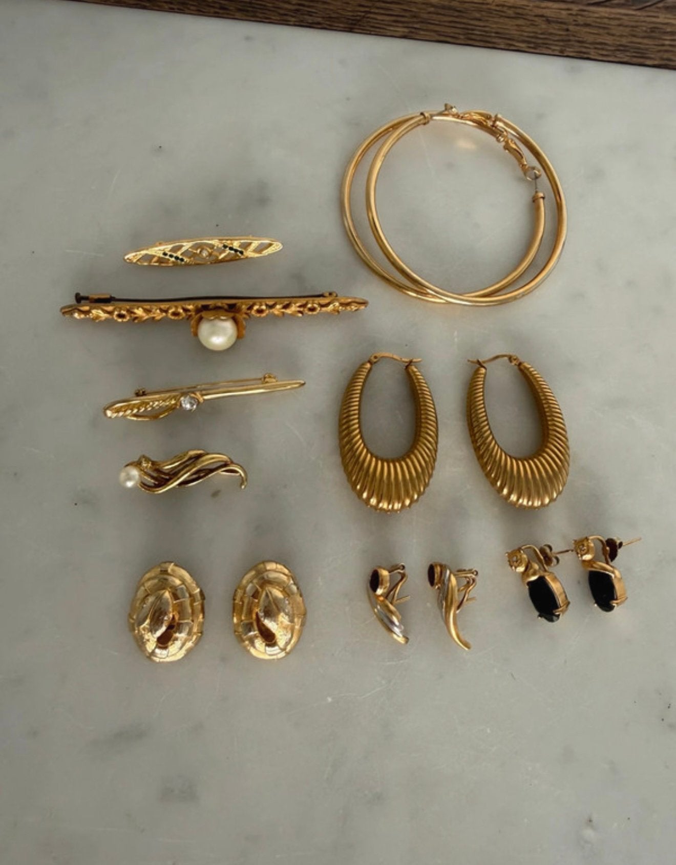 Oorbellen en broches set, Ophalen of Verzenden, Zo goed als nieuw, Overige kleuren, Overige materialen
