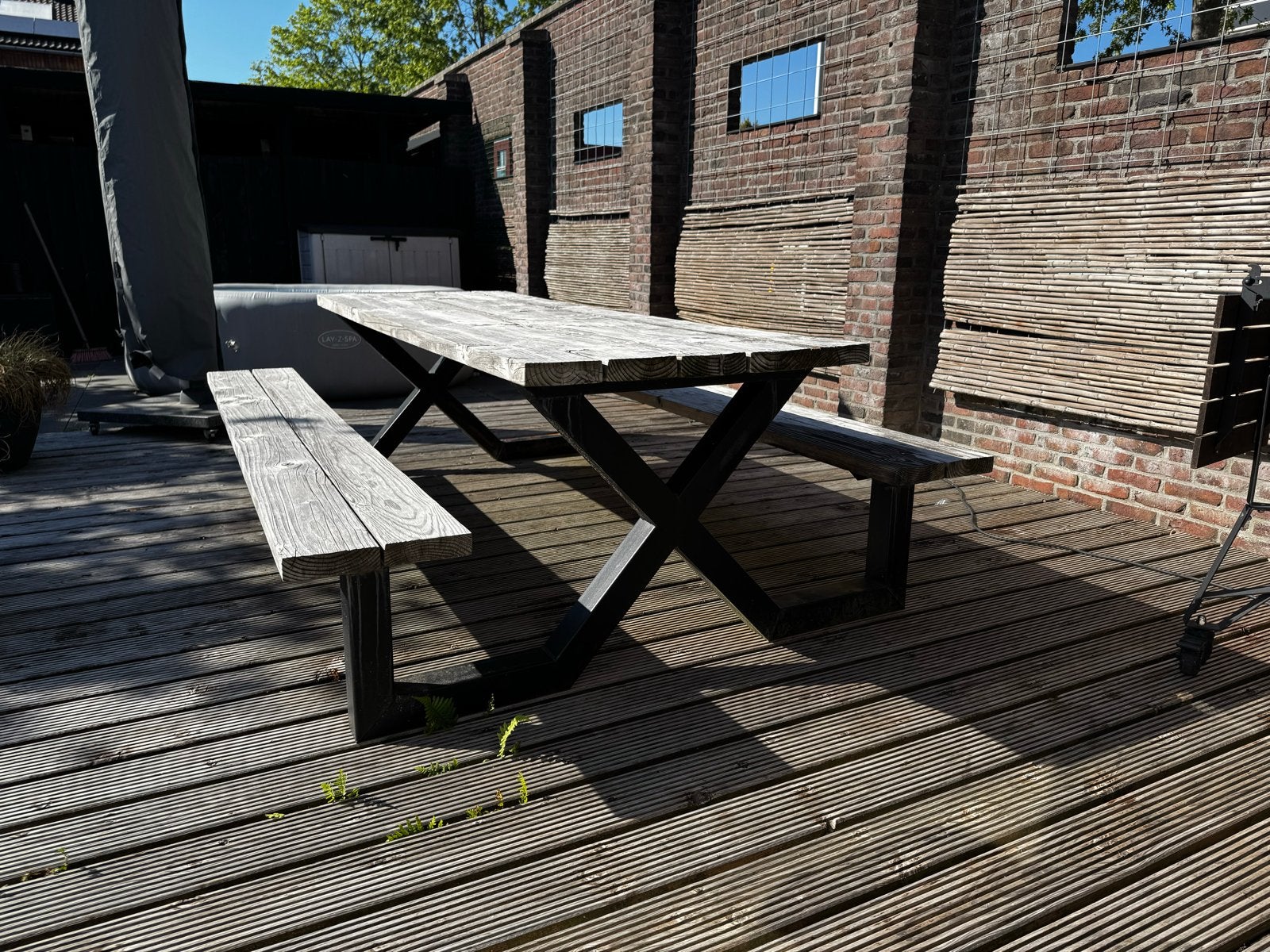 Robuuste houten picknicktafel met stalen onderstel, Ophalen, Gebruikt, Rechthoekig, Hout