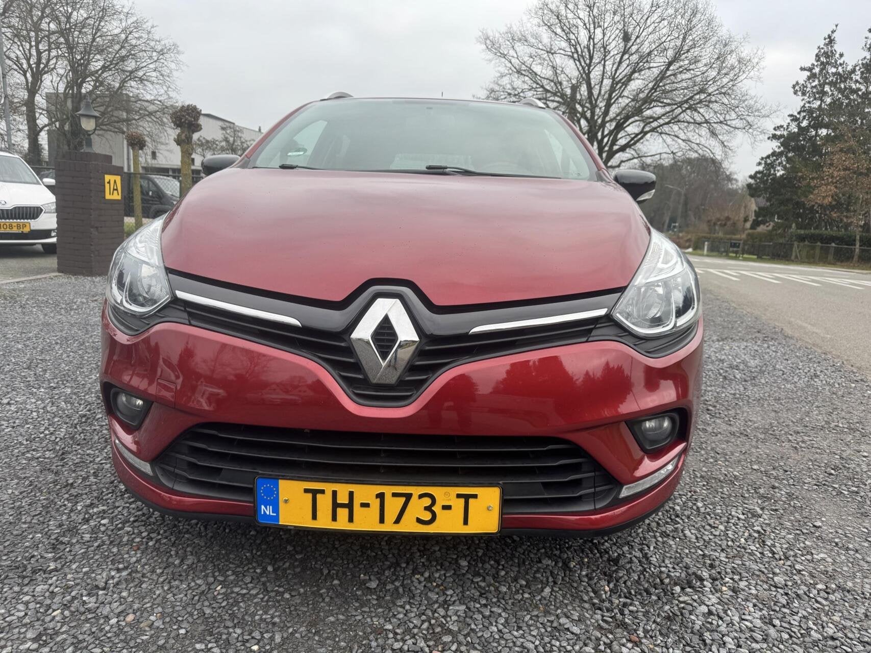 Renault Clio Estate 0.9 TCe Limited bose navi camera limited, Voorwielaandrijving, 898 cc, 1063 kg, Gebruikt
