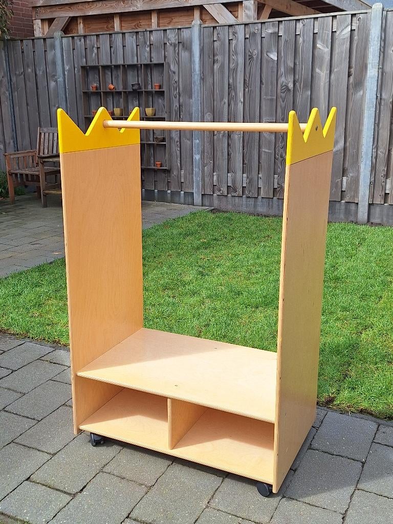 Vintage schoolkast rek, verkleedrek met spiegel, Kinderen en Baby's, Kinderkamer | Commodes en Kasten, Zo goed als nieuw, 105 cm of meer