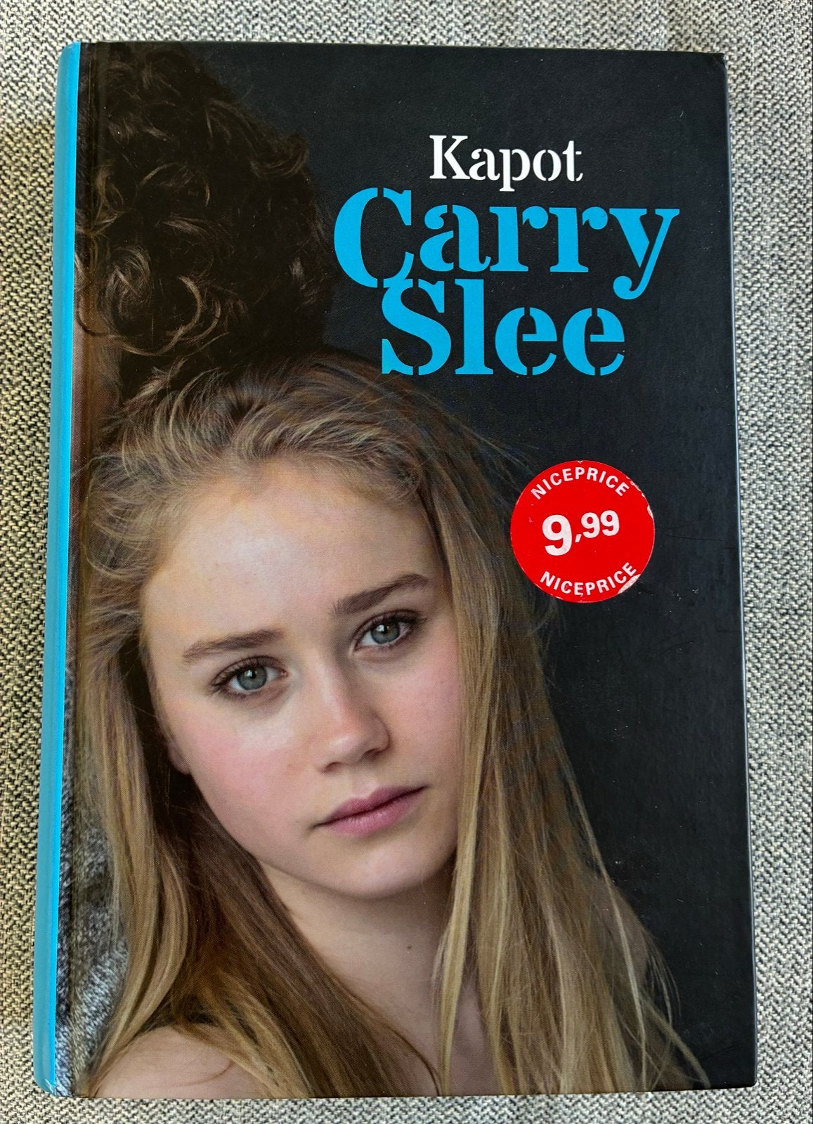 Kapòt - Carry Slee (Jeugdboek), Ophalen of Verzenden, Gelezen, Fictie