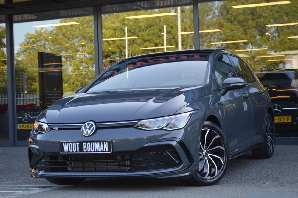 Volkswagen Golf 1.5 eTSI R-Line DSG Led Panorama Acc Sfeer C, Auto's, 680 kg, 4 cilinders, 150 pk, Bedrijf