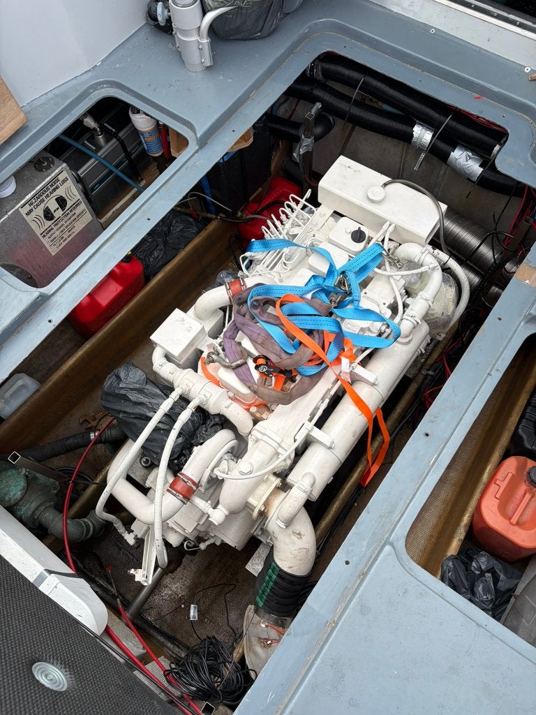 Foto 11 van Willard Marine Tender 35ft Mk7 - EPOXY - NEW engine