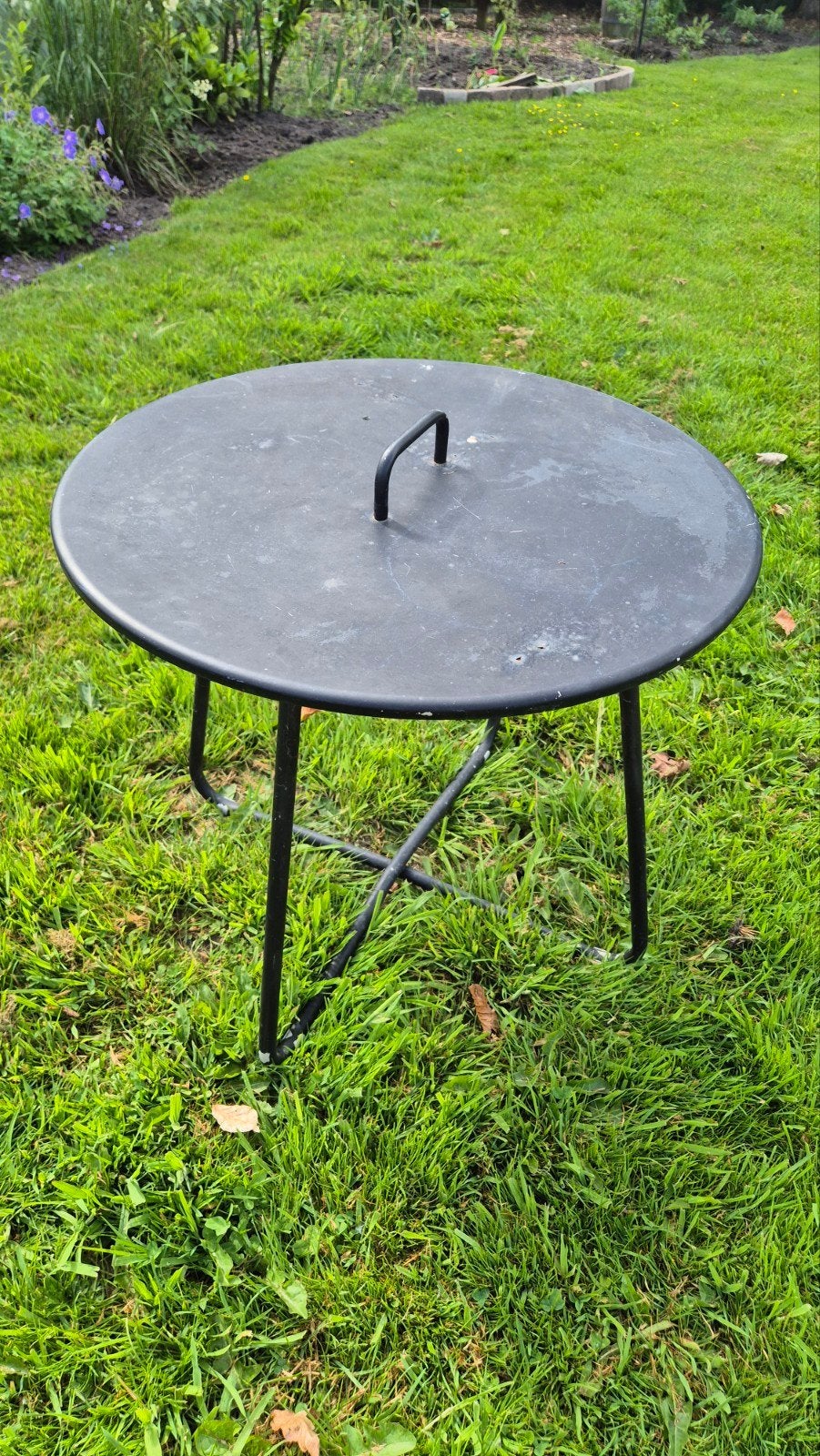 Bijzettafel opknapper - Rond, zwart metaal, Ophalen, Minder dan 45 cm, Minder dan 55 cm, Gebruikt