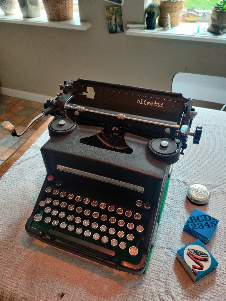Olivetti M40/3 typmachine, Ophalen, Zo goed als nieuw