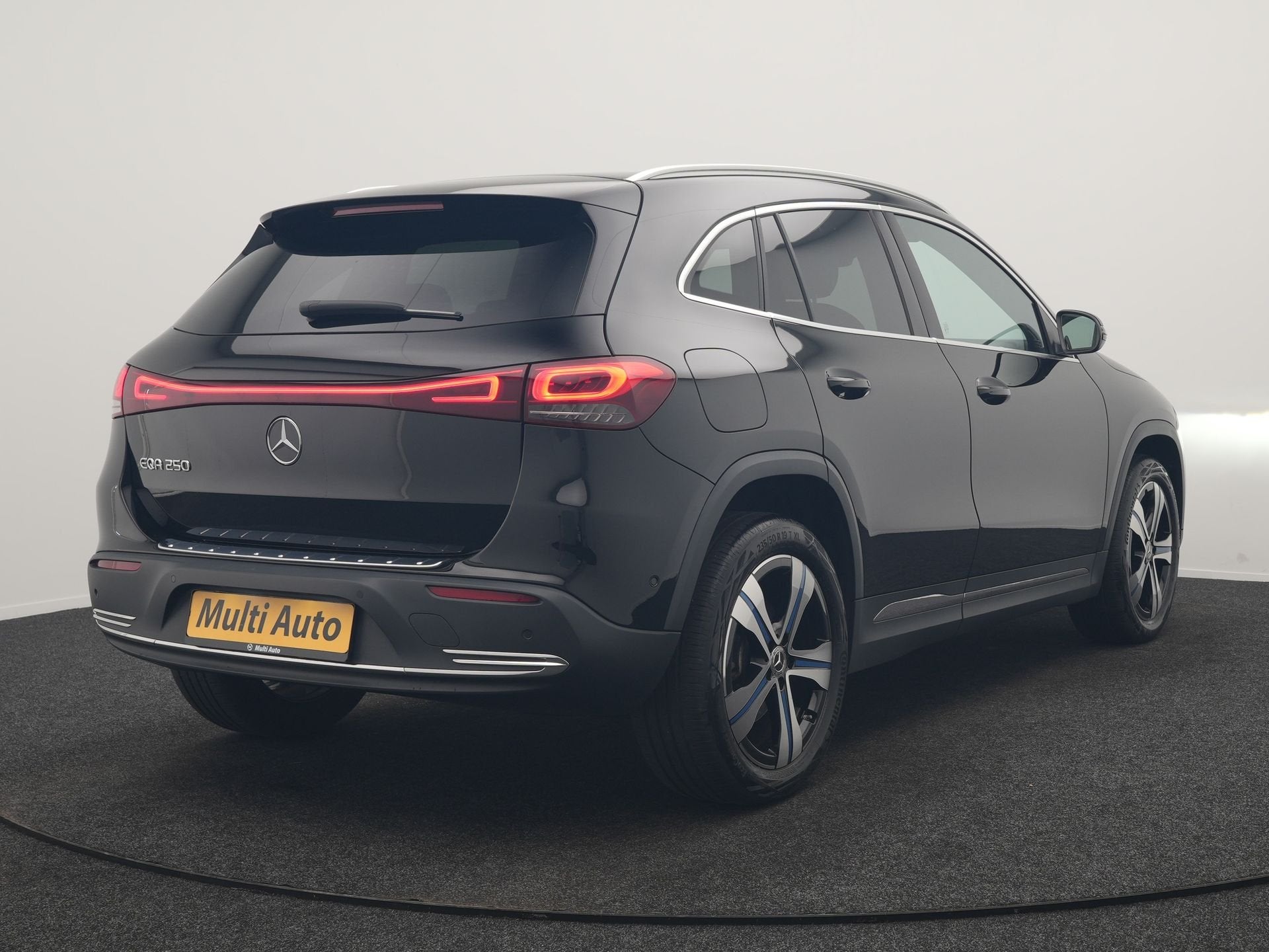 Mercedes-Benz EQA 250 Luxury Line 67 kWh 190pk Dealer O.H |, 190 pk, Leder en Stof, SUV of Terreinwagen, 69 kWh