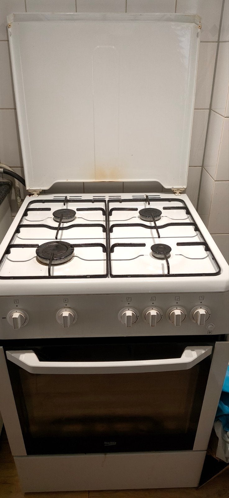 Beko gasfornuis met oven, Witgoed en Apparatuur, Fornuizen, Ophalen, Gebruikt, 4 kookzones, Gas