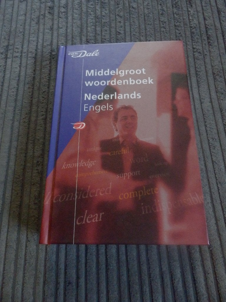 Van Dale Middelgroot woordenboek Nederlands Engels., Van Dale, Nederlands, Ophalen of Verzenden, Zo goed als nieuw