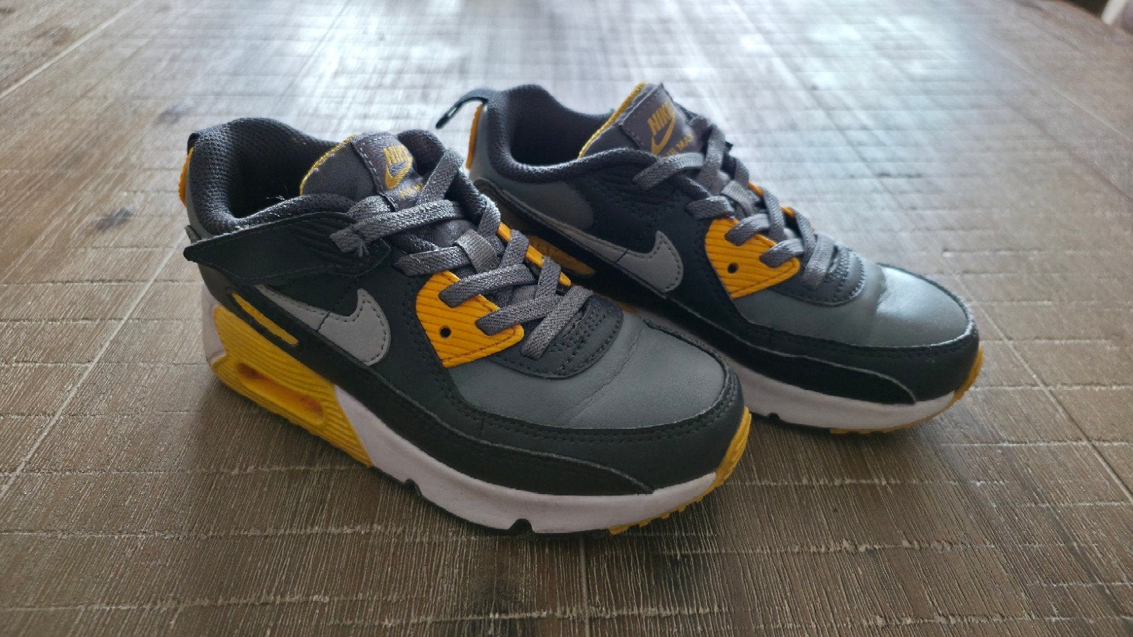 Nike Air Max 90, Maat 30, Zgan, Ophalen of Verzenden, Zo goed als nieuw, Nike, Jongen of Meisje