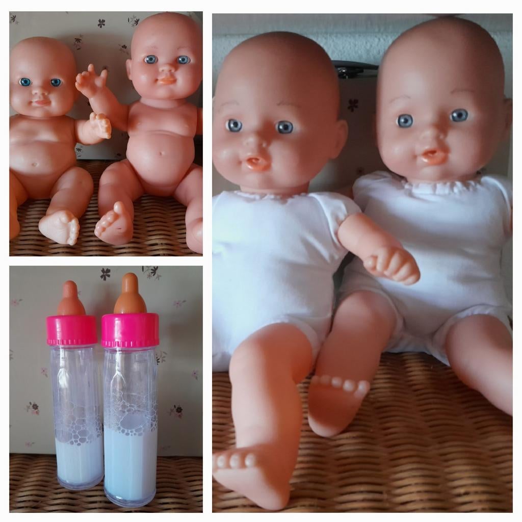 Babypoppen 2x kleine tweeling popjes + flesjes, Ophalen of Verzenden, Gebruikt, Babypop