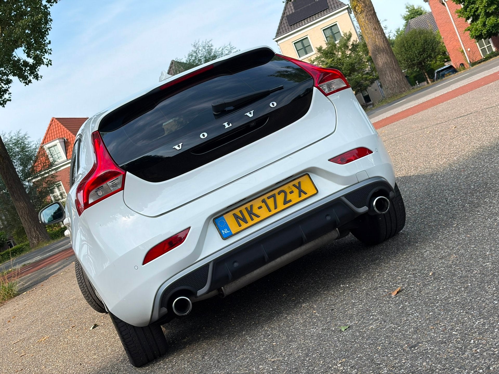 Volvo V40 1.5 T2 Nordic+ /Automaat/Led/Navi/Camera/, Auto's, Euro 6, 700 kg, Leder en Stof, Origineel Nederlands