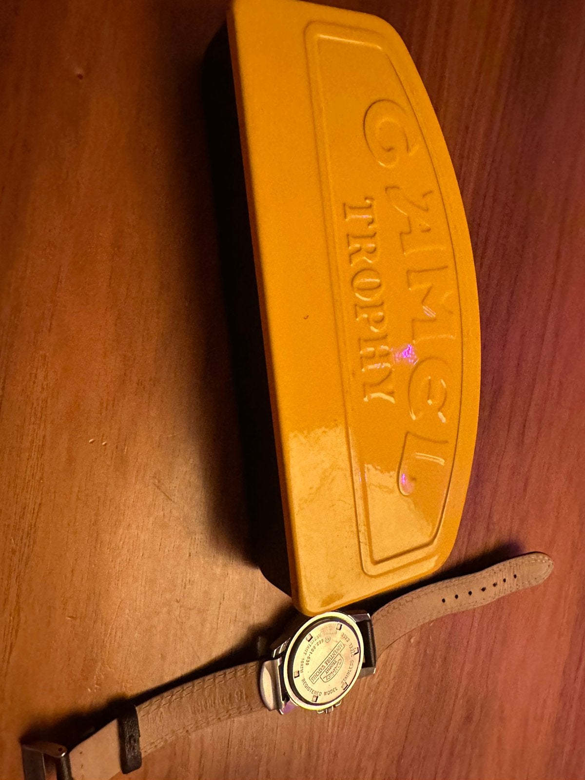 Camel horloge, Ophalen of Verzenden, Zo goed als nieuw, Leer, Overige merken