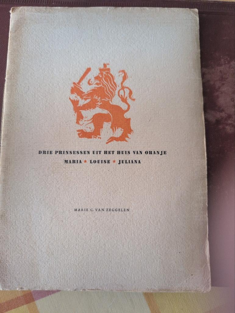 Drie Prinsessen uit het Huis van Oranje, Ophalen of Verzenden, Gebruikt, Nederland, Tijdschrift of Boek