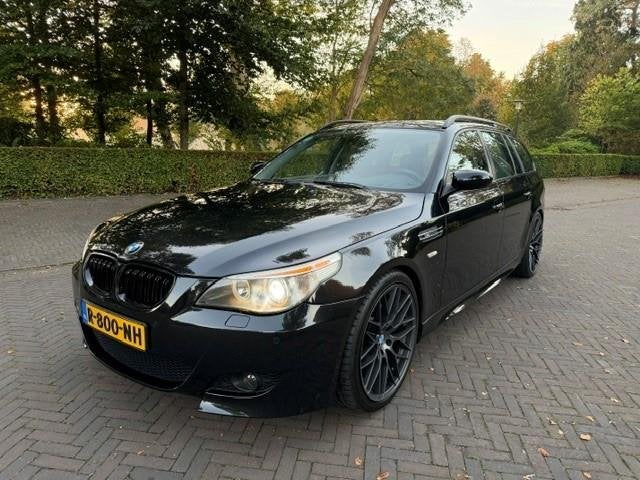 BMW 5 Serie Touring 530d High Executive M5 Edition/Pano/Leer, Auto's, Automaat, Gebruikt, Xenon verlichting, 2000 kg