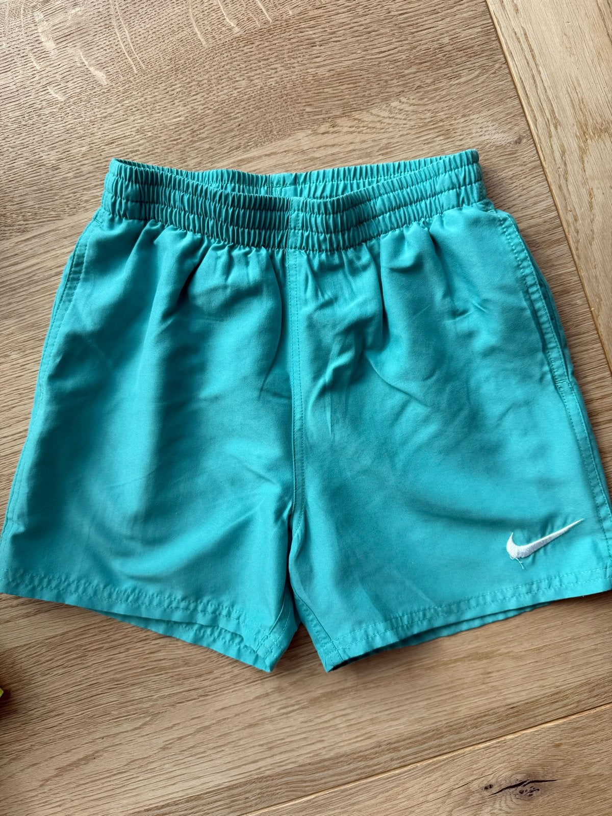 Nike zwembroek maat 134-147 (M) - Perfecte staat, Ophalen of Verzenden, Zo goed als nieuw, Zwembroek, Jongen