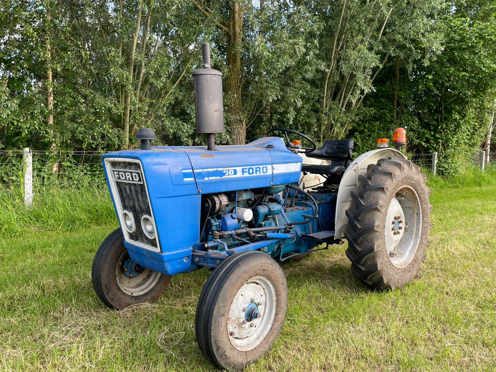 ford 2000 tractor met vernieuwde motor ., Ophalen of Verzenden, Gebruikt