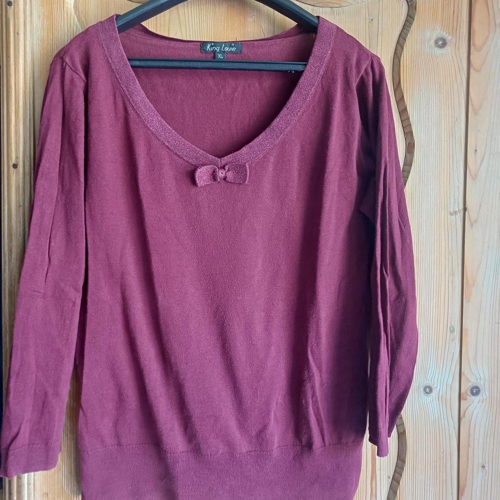 King Louie bordeauxrode trui met strikje, maat XL, Maat 46/48 (XL) of groter, Ophalen of Verzenden, Zo goed als nieuw, King Louie