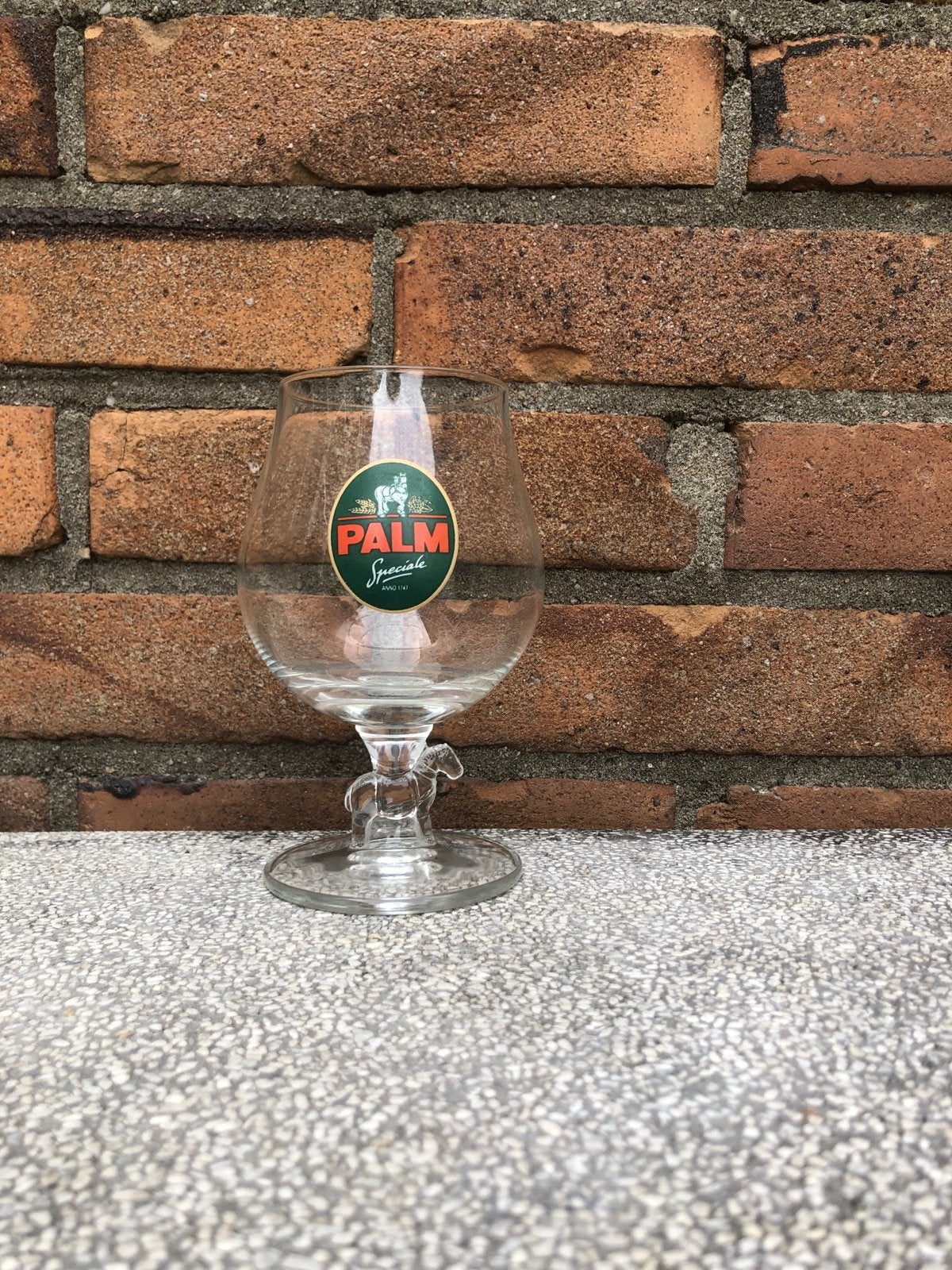 Palm Speciaal bierglas met paardje in de voet, Ophalen of Verzenden, Zo goed als nieuw, Overige merken, Glas