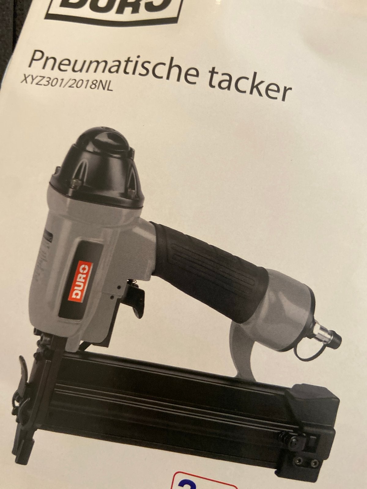 Nieuwe pneumatische tacker voor nieten en spijkers in koffer, Ophalen of Verzenden, Nieuw, Tacker/nietmachine, Overige merken