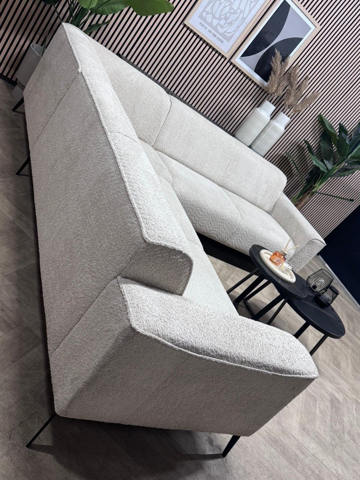 ZGAN Moderne Bouclè Hoekbank - Créme - 270 x 270cm, 250 tot 300 cm, -, Hoekbank, Ophalen of Verzenden