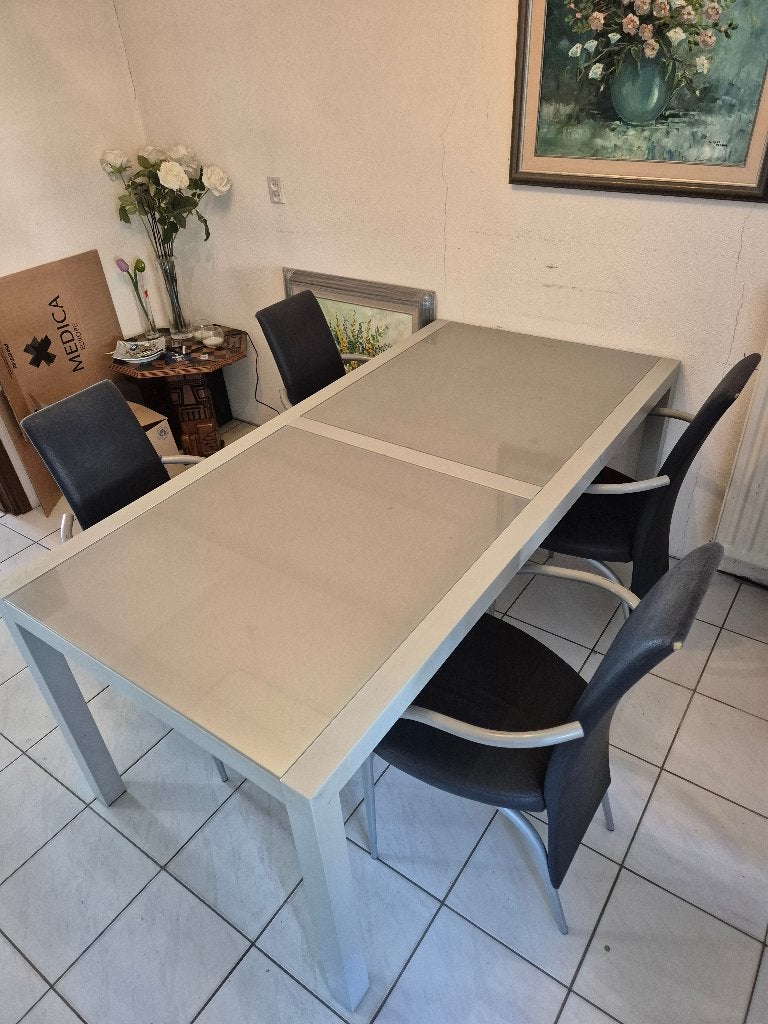 Tafel, Ophalen, Gebruikt, 50 tot 100 cm, Vier personen