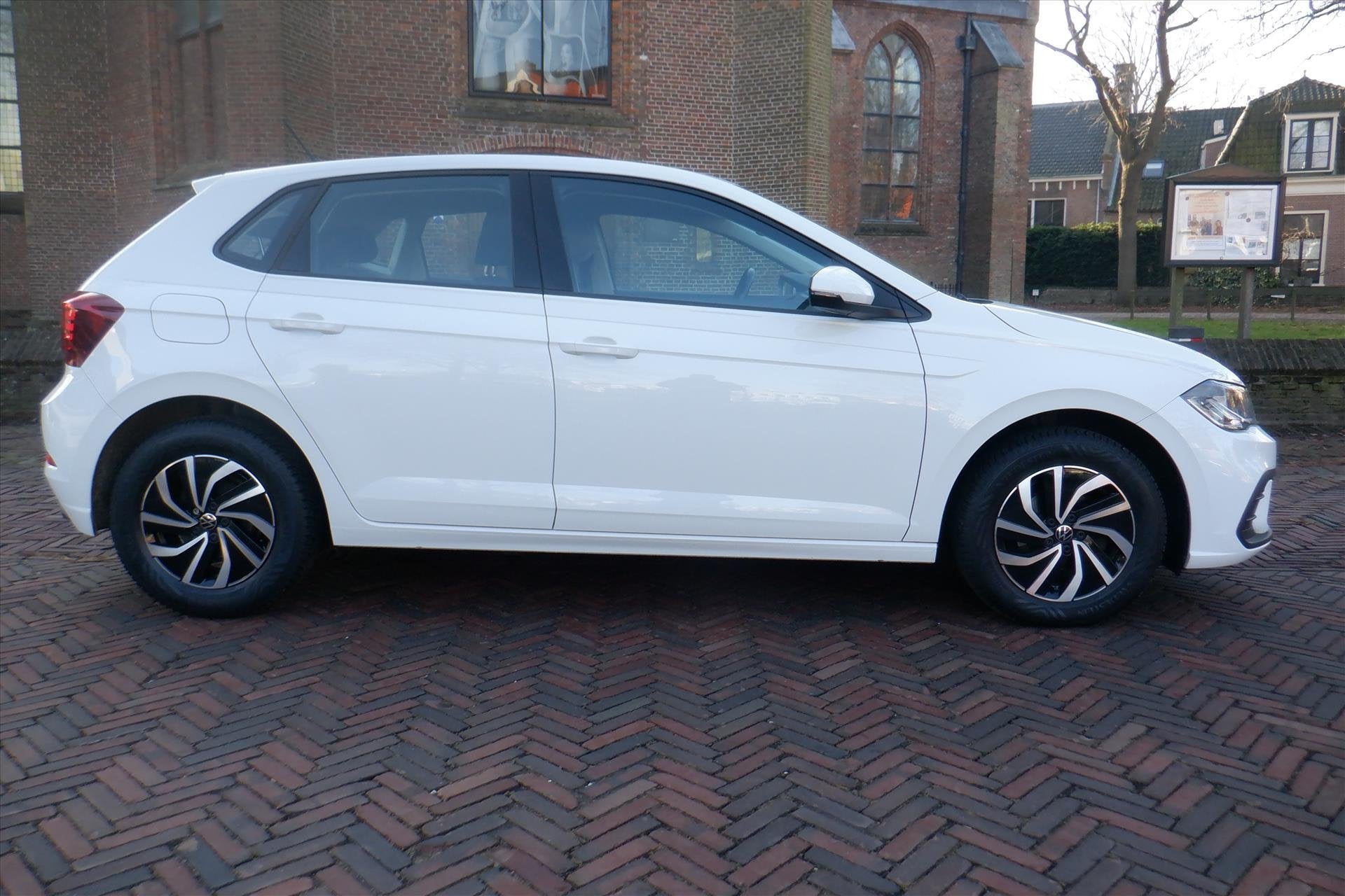 VOLKSWAGEN Polo 1.0 TSI 95pk Life PDC voor en achter -CARPLA, Auto's, 12 maanden, Stof, Gebruikt, Origineel Nederlands