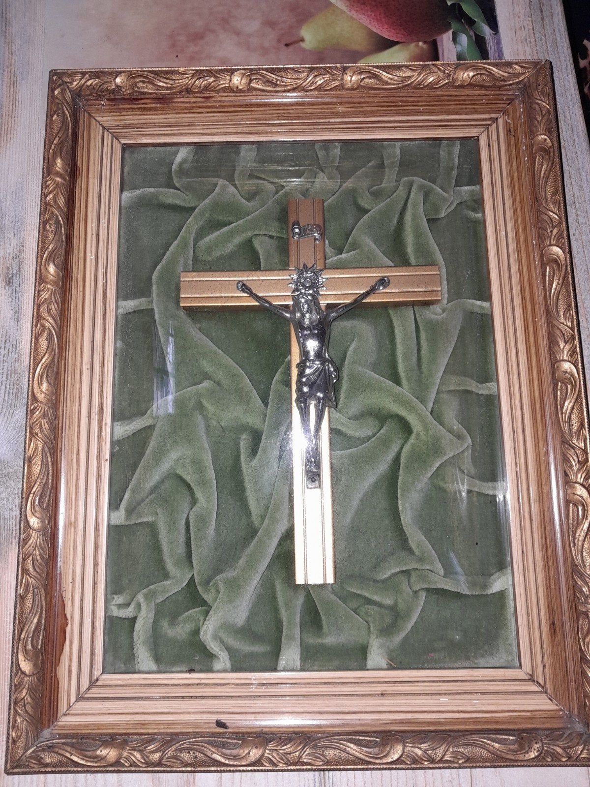 Kruisbeeld torso van Jezus in bolglas lijst antiek, Ophalen of Verzenden
