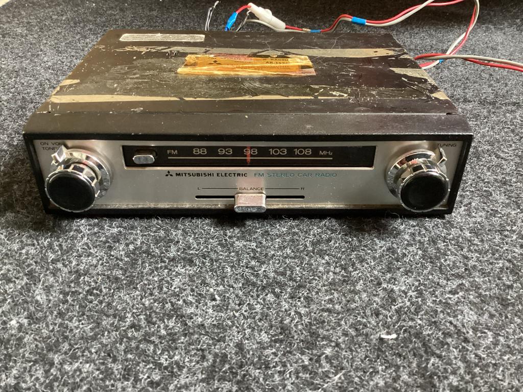 Niet werkende Mitsubishi Electric FM Stereo Autoradio, Auto diversen, Ophalen, Gebruikt