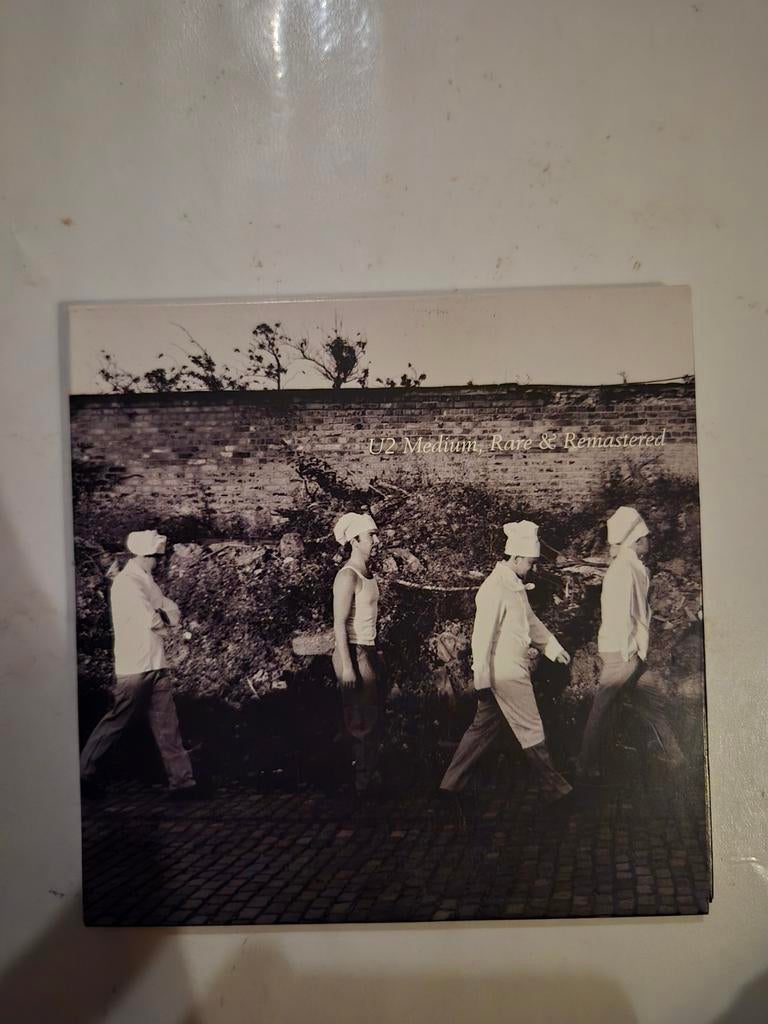 U2 - Medium, rare & remastered. Limited edition 2cd. 2009, Ophalen of Verzenden, Gebruikt, Poprock