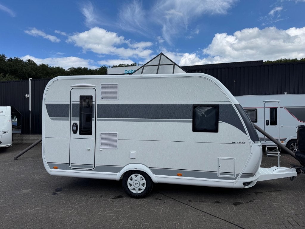 Hobby de Luxe 400 SFE 2026, Caravans en Kamperen, Schokbreker, Hobby, Bedrijf, Treinzit